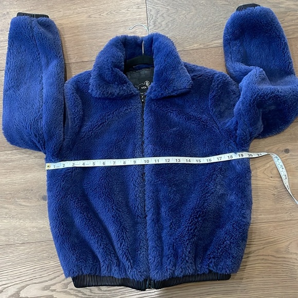Volcom Fuzzy Fresh Faux Fur Bomber Style Jacket Size Small (4/6) Super Soft! - Picture 15 of 16